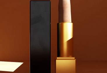 Chanel-Finger-Lipstick